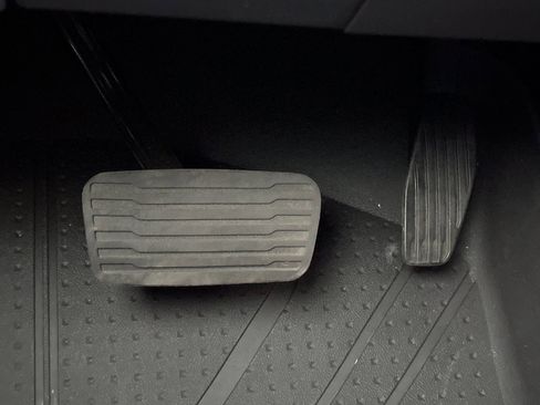 Used 2025 Chevrolet Silverado 1500 ZR2 w/ Technology Package image 47