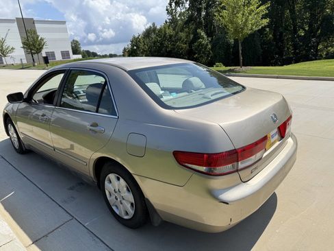 Used 2004 Honda Accord LX image 3