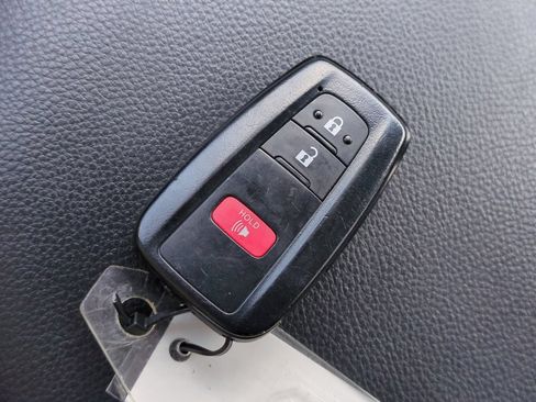 Used 2024 Toyota RAV4 XLE AWD/4WD image 23
