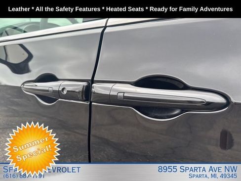 Used 2025 Chrysler Pacifica Select FWD image 31