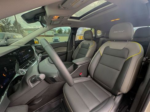 Used 2026 Chevrolet Trax ACTIV w/ Sunroof Package image 18