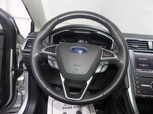 Used 2016 Ford Fusion Titanium AWD/4WD image 30