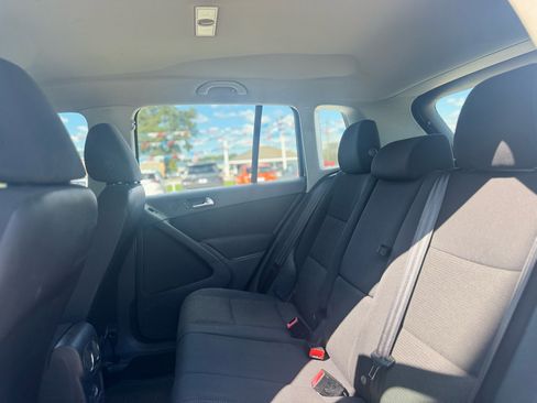 Used 2017 Volkswagen Tiguan Limited w/ Premium Package image 42