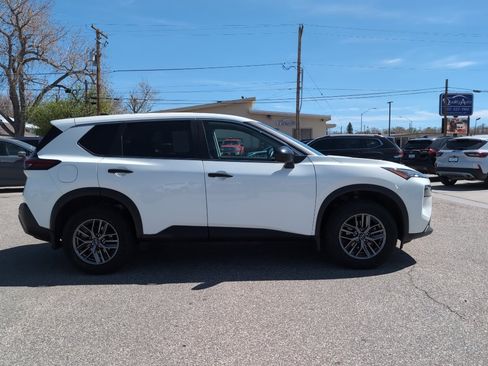 Used 2023 Nissan Rogue S AWD/4WD image 5