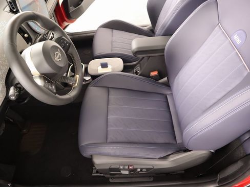 New 2025 MINI Cooper 2-Door Hardtop image 11