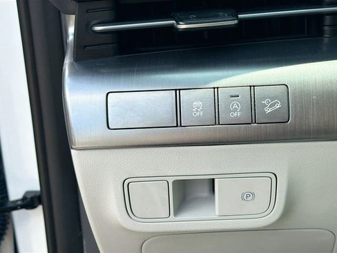 Certified 2025 Hyundai Kona SE FWD image 10