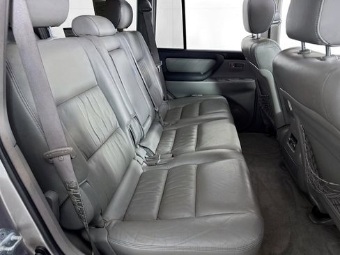 Used 2007 Toyota Land Cruiser image 30