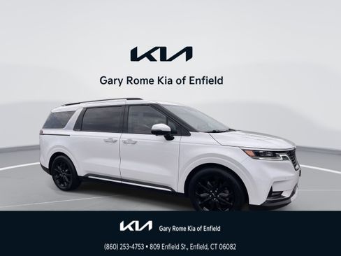 Used 2024 Kia Carnival SX Prestige image 1