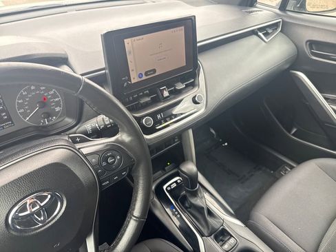 Used 2024 Toyota Corolla Cross SE image 21