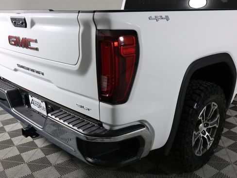 Used 2025 GMC Sierra 1500 SLT AWD/4WD image 52