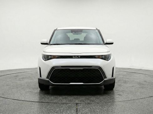 Used 2025 Kia Soul LX w/ LX Technology Package image 2