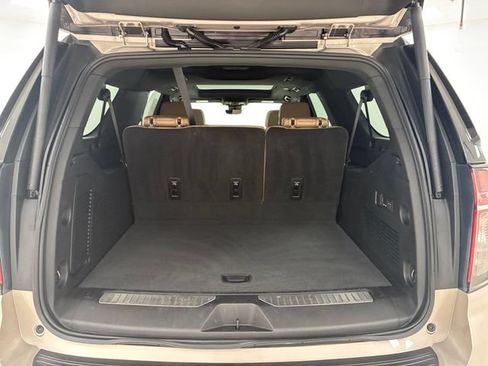 Certified 2024 Chevrolet Suburban Premier AWD/4WD image 17