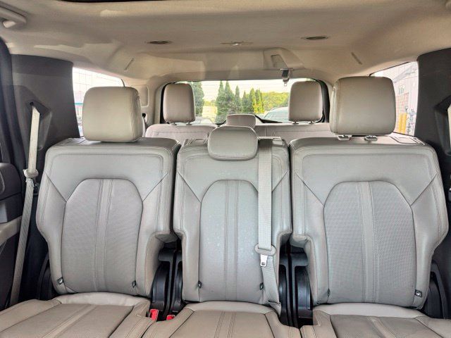 Used 2018 Ford Expedition Limited w/ Equipment Group 301A AWD/4WD image 39