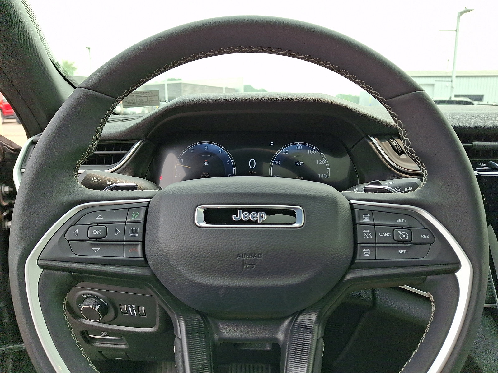Used 2025 Jeep Grand Cherokee Laredo X w/ Luxury Tech Group I AWD/4WD image 20
