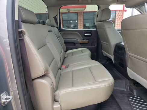 Used 2017 GMC Sierra 1500 SLT w/ SLT Premium Package AWD/4WD image 7