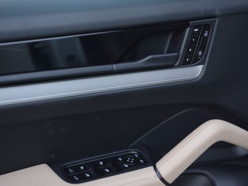 Certified 2026 Porsche Cayenne Coupe AWD/4WD image 14