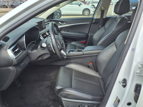 Used 2025 Genesis G70 2.5T AWD/4WD image 24