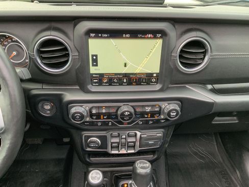 Used 2020 Jeep Wrangler Unlimited Sahara AWD/4WD image 31
