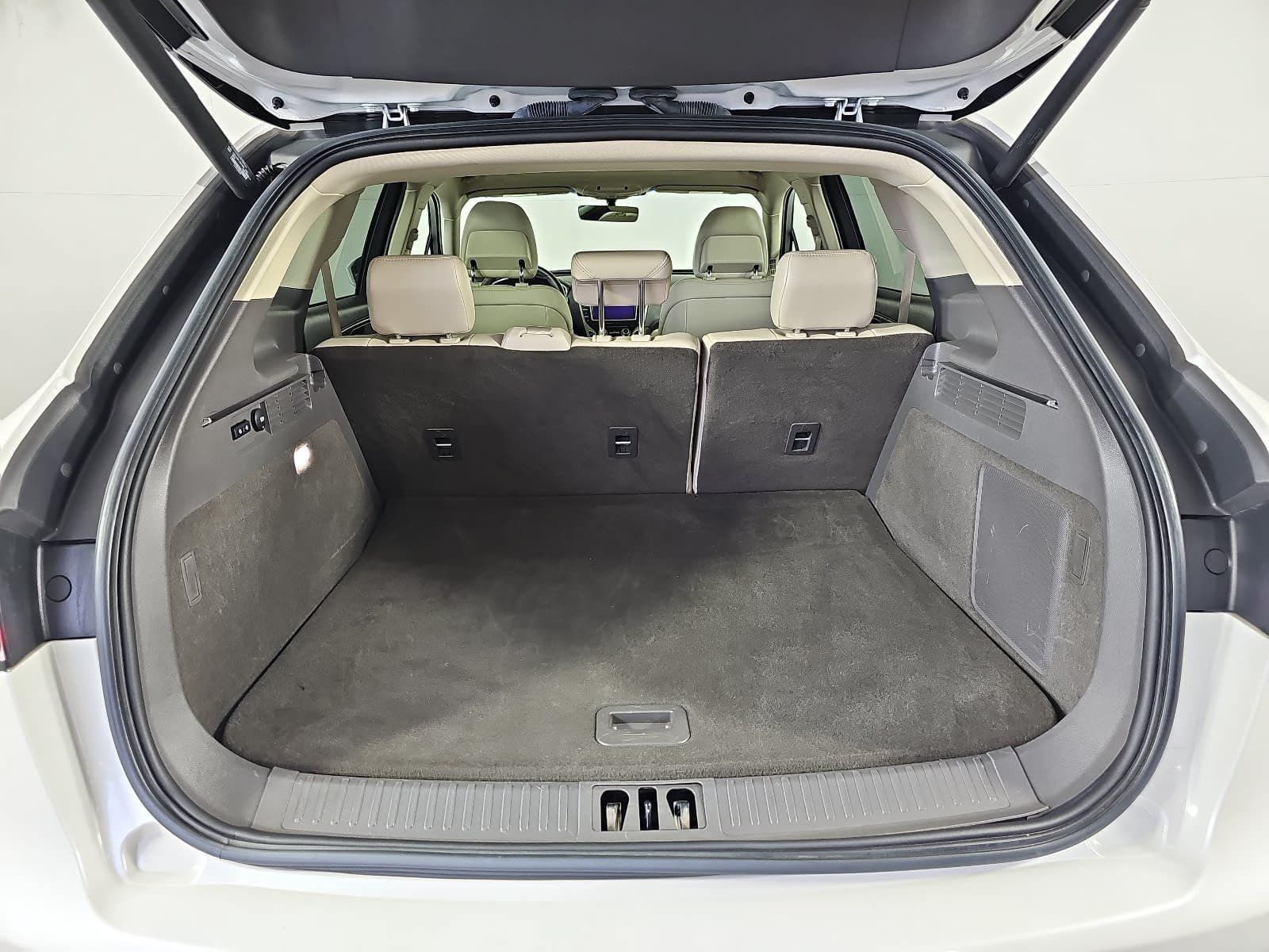 Used 2019 Lincoln Nautilus Reserve FWD image 12