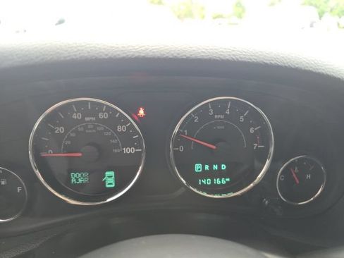 Used 2015 Jeep Wrangler Unlimited Sahara w/ Max Tow Package AWD/4WD image 14