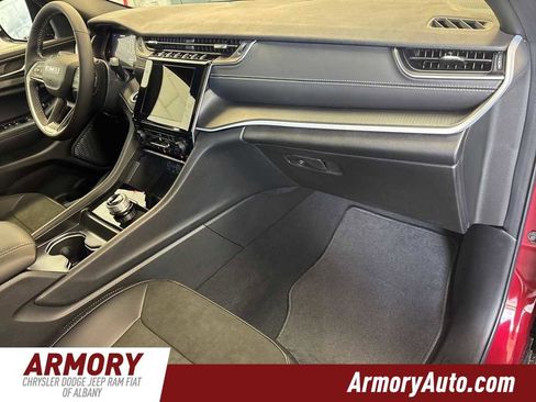 New 2025 Jeep Grand Cherokee L Altitude image 42