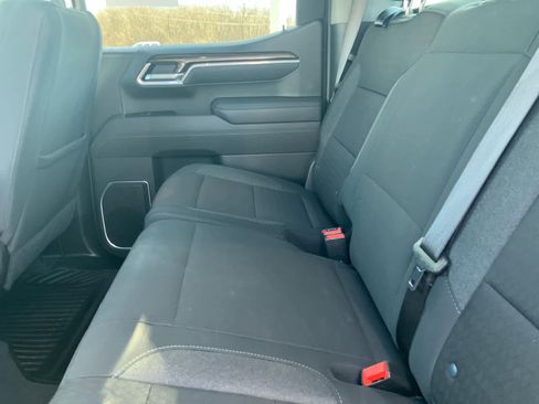 Used 2025 Chevrolet Silverado 1500 LT image 38