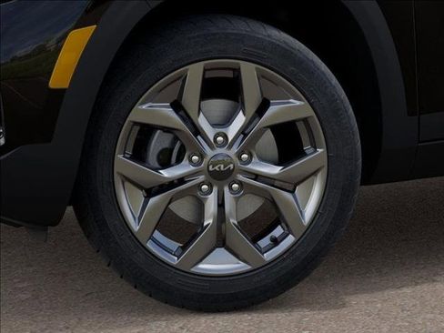 New 2026 Kia Seltos LX image 9