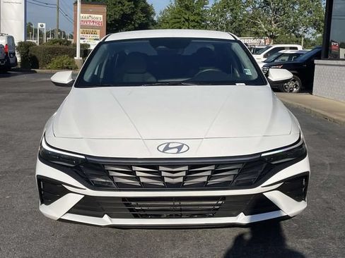 Certified 2026 Hyundai Elantra SE w/ Cargo Package FWD image 2