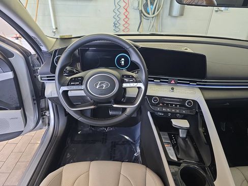Used 2021 Hyundai Elantra Limited w/ Cargo Package FWD image 16