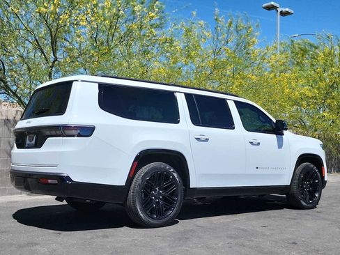 New 2026 Jeep Grand Wagoneer L Limited AWD/4WD image 14