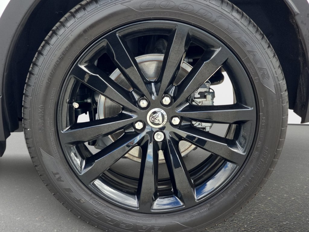 Used 2024 Jaguar E-PACE R-Dynamic SE AWD/4WD image 34
