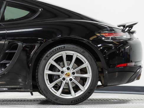 Used 2018 Porsche 718 Cayman RWD image 11