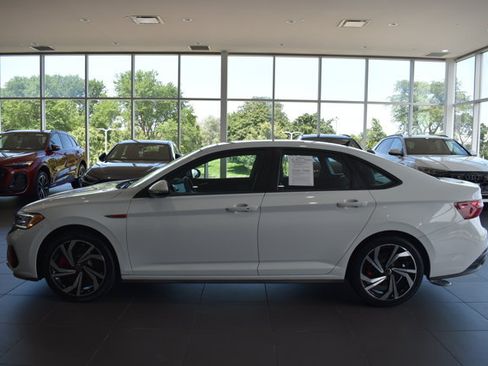 Used 2023 Volkswagen Jetta GLI Autobahn FWD image 4