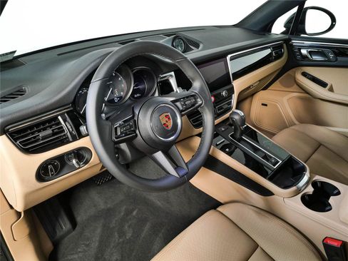 Used 2026 Porsche Macan Turbo AWD/4WD image 4