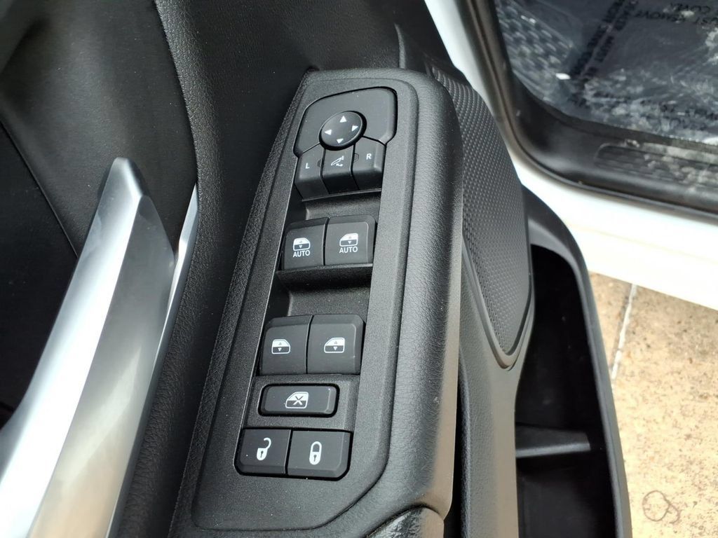 Used 2025 RAM 1500 Big Horn AWD/4WD image 23