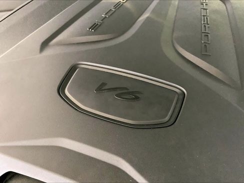 Used 2024 Porsche Cayenne Coupe image 33