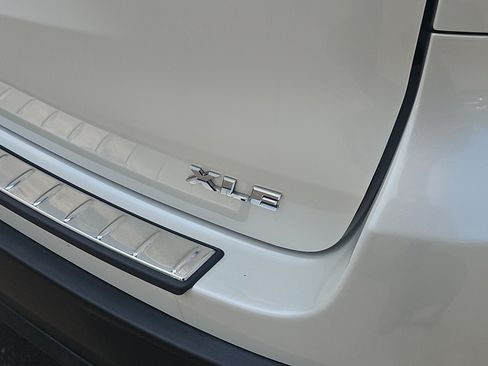 Used 2018 Toyota Highlander XLE FWD image 9