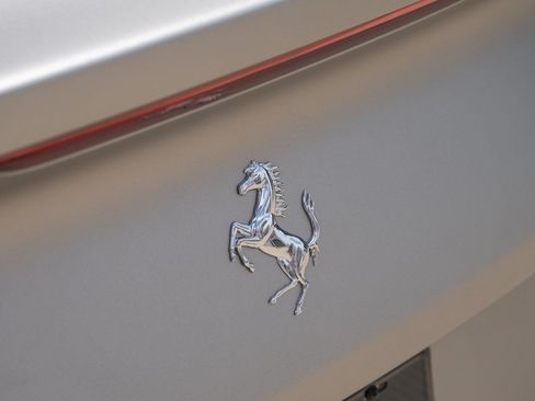 Used 2022 Ferrari 812 GTS RWD image 18