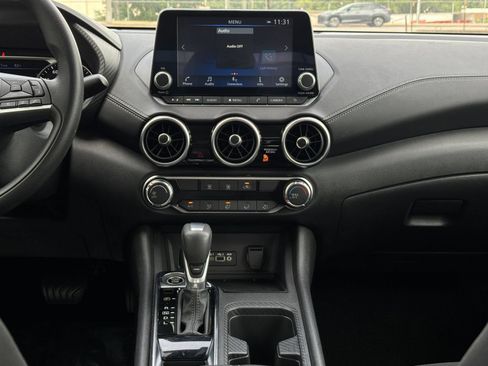 Used 2025 Nissan Sentra SV FWD image 14