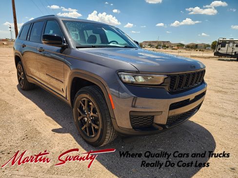 Used 2024 Jeep Grand Cherokee L Altitude AWD/4WD image 1