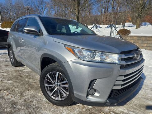 Used 2018 Toyota Highlander XLE image 39