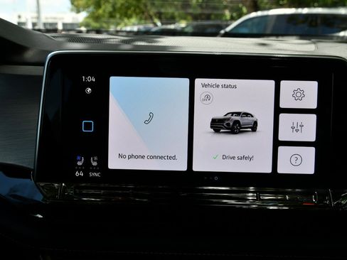 Used 2024 Volkswagen Atlas Cross Sport SE image 24