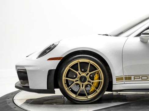 Used 2026 Porsche 911 GT3 w/ Weissach Package RWD image 12