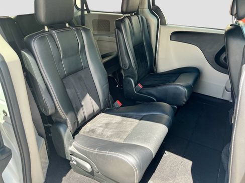 Used 2018 Dodge Grand Caravan SXT FWD image 27