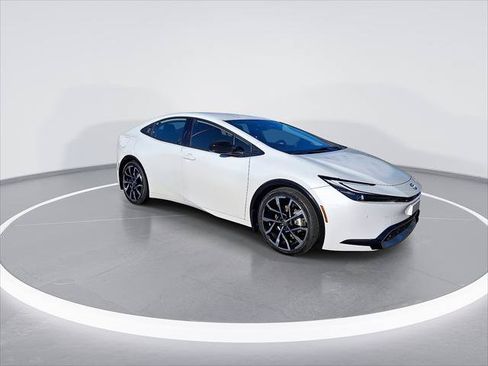 Certified 2023 Toyota Prius Prime FWD image 3
