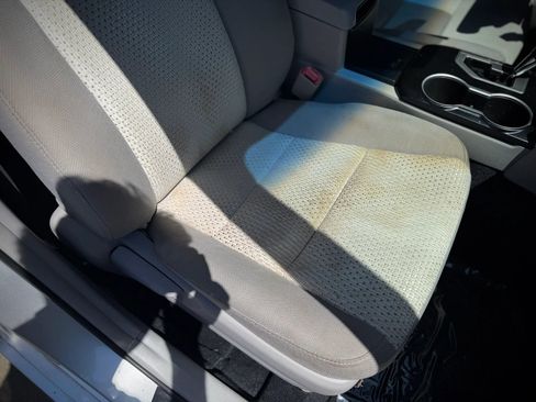 Used 2012 Toyota Camry LE FWD image 16