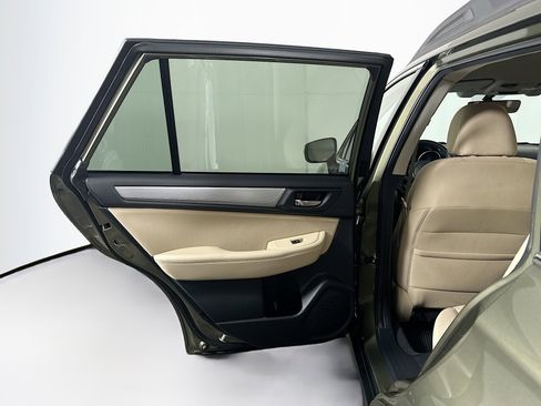 Used 2019 Subaru Outback 2.5i Premium image 25