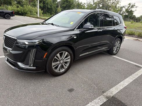 Used 2021 Cadillac XT6 Premium Luxury FWD image 7