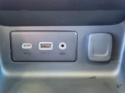 Used 2020 GMC Terrain SLE image 30