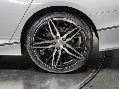 Used 2021 Honda Accord Touring image 10
